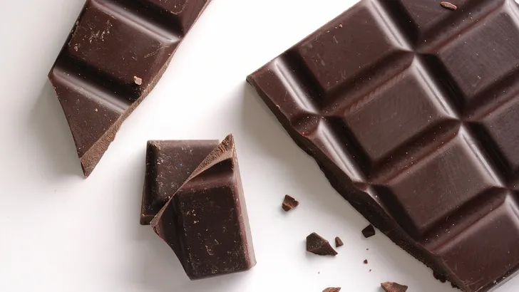 Goed nieuws! Chocolade is beter voor je keel dan citroen en honing