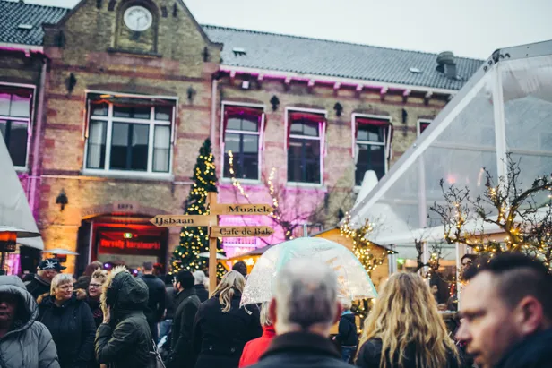 Kerstmarkt bij de Blokhuispoort in Leeuwarden