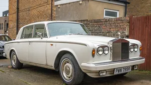 Hij kocht een Rolls-Royce voor 2.300 euro en ontdekte direct de reden voor die bodemprijs