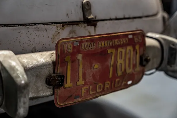 Oude kentekenplaat uit Florida op Mercedes 300 SL Gullwing