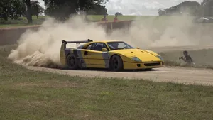 VIDEO: Ferrari F40 wordt goed gebruikt