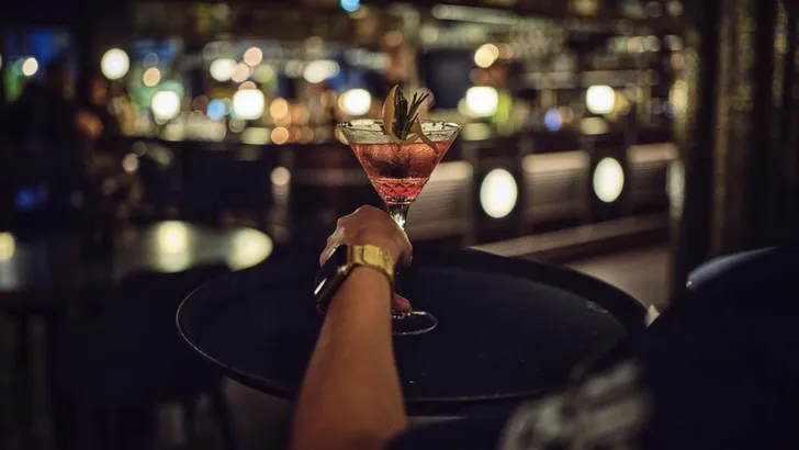 6x geweldige cocktail- en wijnbars om de vrimibo weer in op te pakken