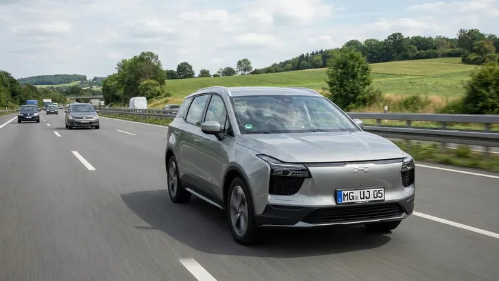 Duitse pensionado koopt spotgoedkope Chinese SUV maar komt bedrogen uit als de fabrikant in een spookbedrijf verandert