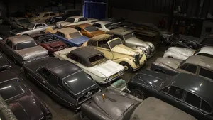 Grootste Nederlandse barnfind gaat onder de hamer (230+ auto's)