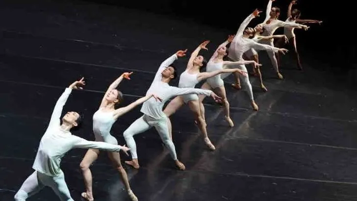 Online balletpremière Metamorphosis