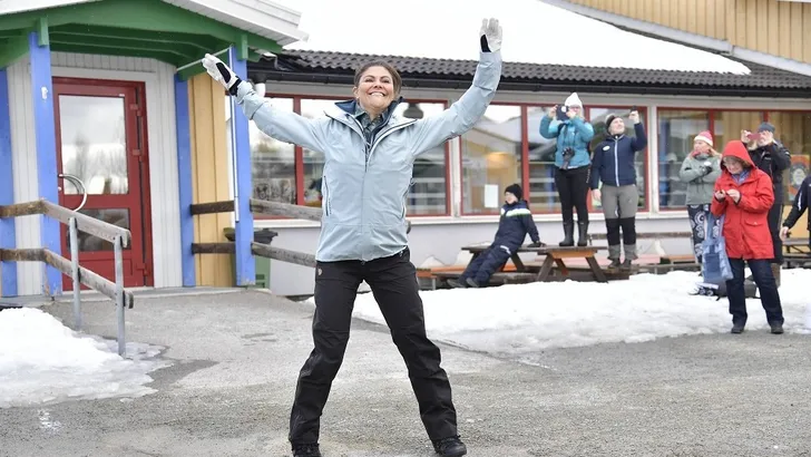 Hilarisch: prinses Victoria flost er op los!