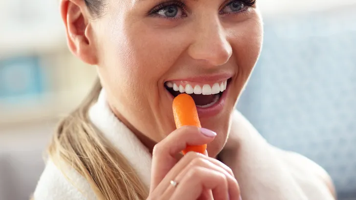 Het 'Krak'-effect: Waarom een wortel soms beter werkt tegen stress dan meditatie