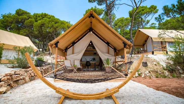 Deze glamping in Kroatië mét spa is de ultieme get-away