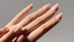 lipgloss nails