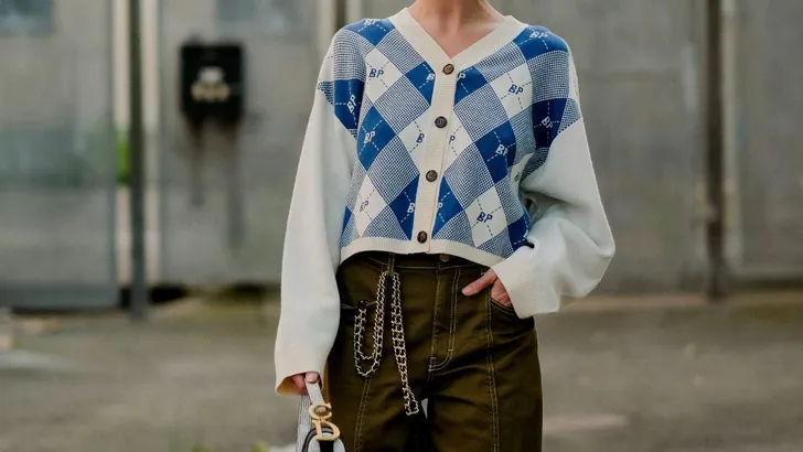 Vrouw met stijlvolle look.