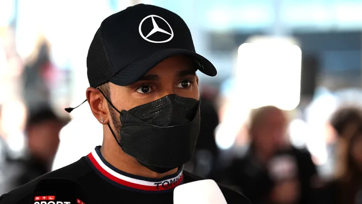 McLaren-medewerker onderzocht voor negatieve tweets over Lewis Hamilton