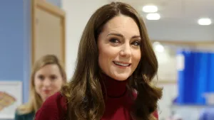 Kate transformatie tot prinses – Foto van prinses Kate in het Marsden Hospital, januari 2025.