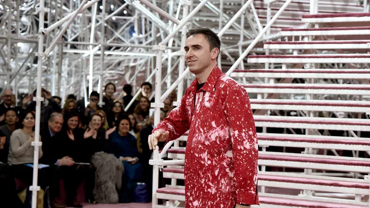 Zien: Raf Simons ontwerpt lintje voor Pink Ribbon