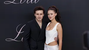 Nicola Peltz Beckham en Brooklyn Peltz Beckham bij de première van Lola