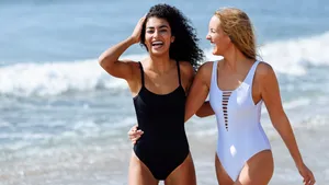 Waarom dit zwarte HEMA-badpak de ultieme investering voor je zomergarderobe is