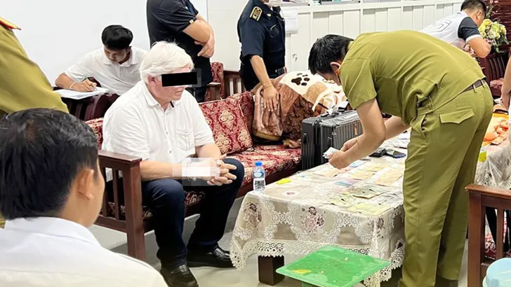 Nederlander (70) gepakt met 5,8 kilo heroïne in Laos, riskeert levenslang