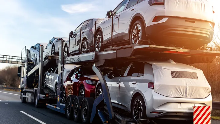 Onze oude auto's blijven steeds minder vaak in Nederland: deze merken gaan het vaakst de grens over
