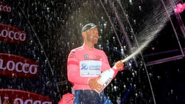 Jarige Tuft pakt eerste roze in de Giro