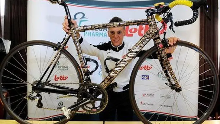 Gilbert rijdt Vlaanderen met een beschilderde fiets