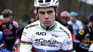 Van Aert stapt weer op de fiets: 'Ontsteking nog niet verdwenen'