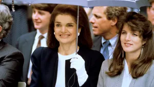 Stijlicoon Jackie O. kon niet zonder deze 10 items - en het zijn nog altijd bestsellers