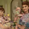 Ha! Bridgerton-actrice Bessie Carter is de dochter van déze Downton Abbey-acteurs | Grazia