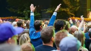 Een festival in Nijmegen voor 35-plussers? Ja, echt. Met muziek die je kent, goed eten en een eindtijd die je biologische klok waardeert. Dit wil je lezen.