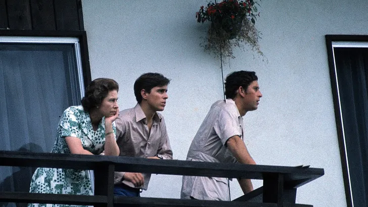 Tom Byrne speelt prins Andrew in The Crown