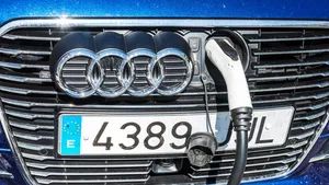 Hun kentekenplaten werden gestolen op vakantie in Spanje – en toen begon de ellende pas echt