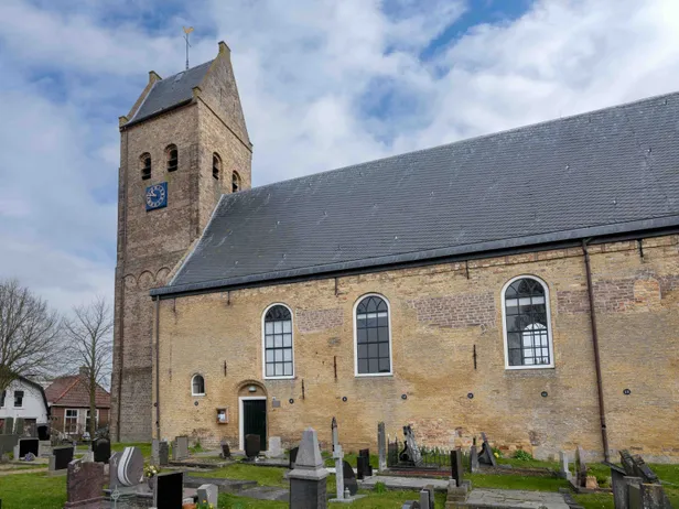 De Sint-Laurentiuskerk in Kimswerd.
