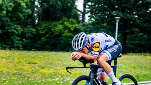 Remco Evenepoel verkent Giro-etappes: 'Lastig parkoers'