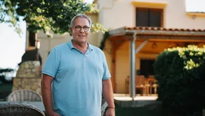 Achter de schermen bij Can Jan Vives regelt zíj de online zaken. Maak kennis met Laura de Waal, de dochter van B&B Vol Liefde-deelnemer Paul.