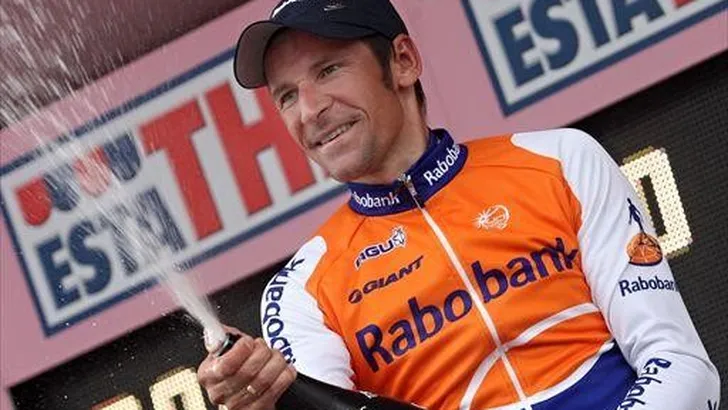 Menchov: 'Krachten sparen voor de sprint'