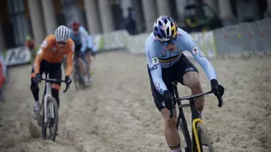 Roger De Vlaeminck: 'Zonder lekke band wint Van Aert'