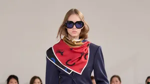 Trend du moment: De silk scarf is multifuctioneel