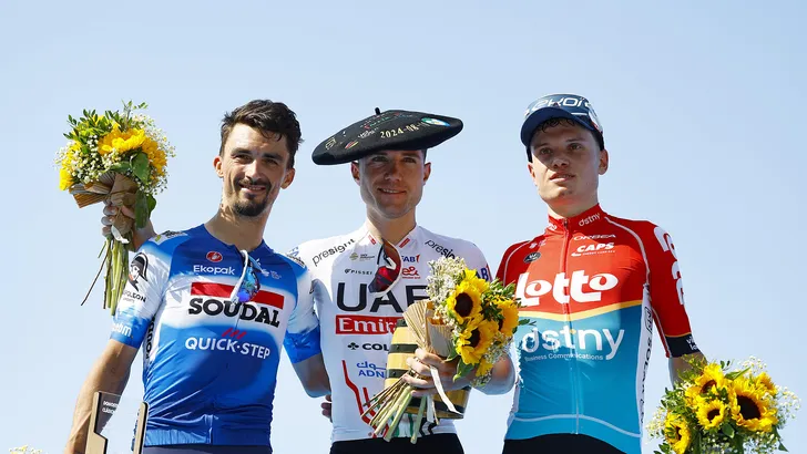clasica san sebastian podium van 2024