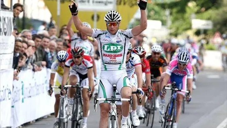 Giro: Fenomenale sprintzege voor Petacchi