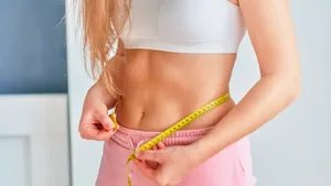 Waarom je middelomtrek belangrijker is voor je gezondheid dan je gewicht