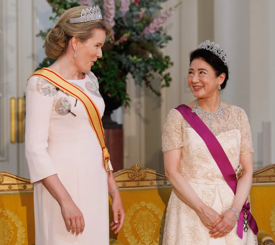 Staatsbanket België Japan juni 2026: keizerin Masako en koningin Mathilde delen een onderonsje.