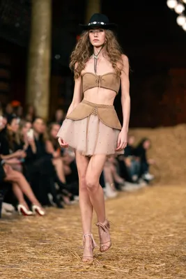Aadnevik tijdens London Fashion Week A/W 2025