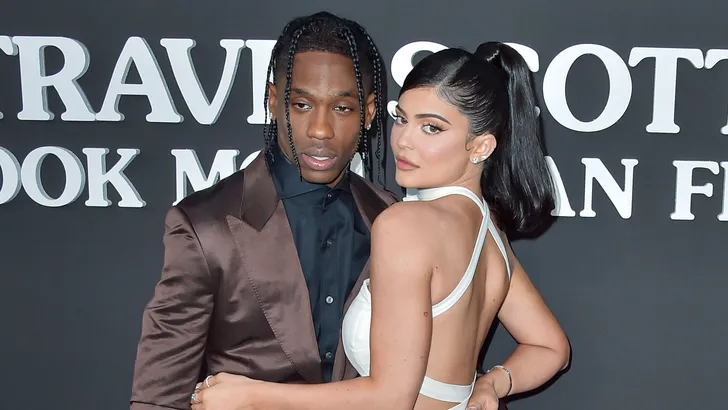 Dochter Kylie Jenner maakt debuut op rode loper