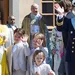 Prins Carl Philip en prinses Sofia bij de doop van prinses Ines met hun dochter en drie zonen.