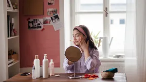 Waarom dermatologen alarm slaan over de TikTok skincare hype bij jongeren