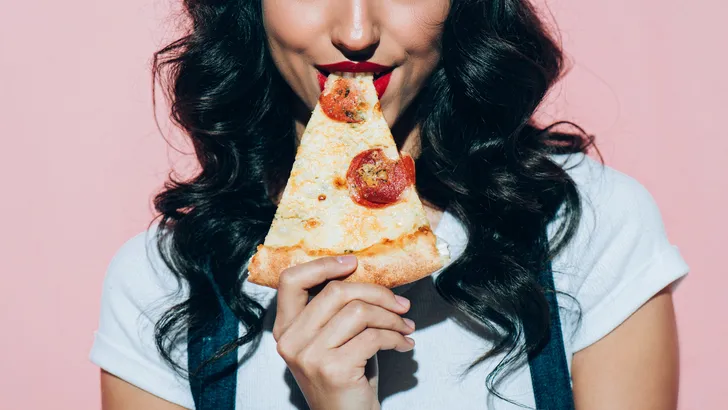 Heftig: dit doet één pizzapunt met je lichaam