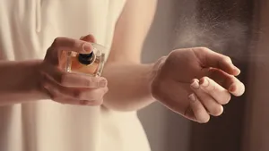 Dit zijn de 4 parfums die je deze zomer overal gaat ruiken