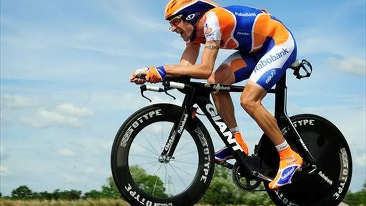Menchov ruilt Rabobank in voor Geox
