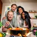 Oos en Camiel Kesbeke van De Augurkenkoning en Kimmylien en Cherry-Ann van The Real Housewives of Amsterdam zijn te zien in Kom Je Bij Me Eten? - VIPS