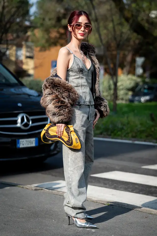 Streetstyle-inspiratie grijze jeans.