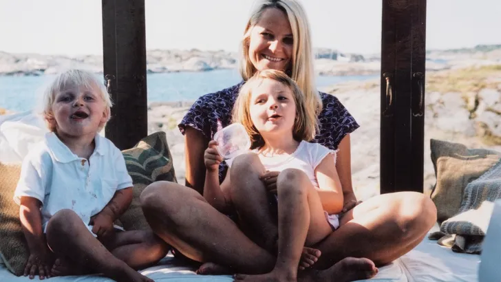 Prinses Mette-Marit deelt kiekjes uit familiealbum! 