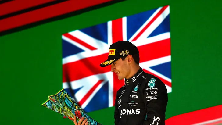 George Russell leidt Mercedes 1-2 in São Paulo!